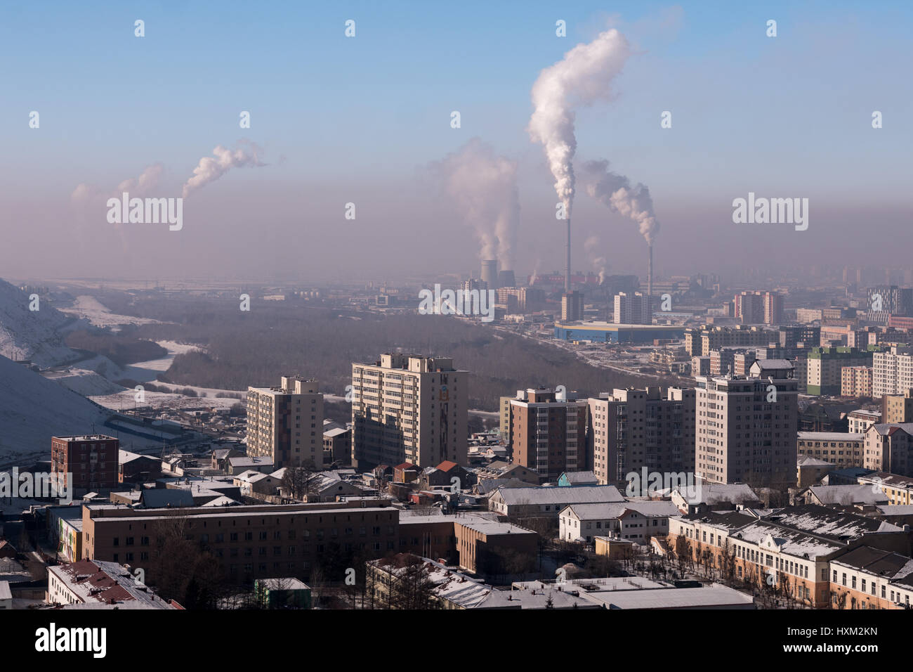 Kohle-Kraftwerke verursachen extreme Luftverschmutzung in Ulaanbaatar, Mongolei. Stockfoto