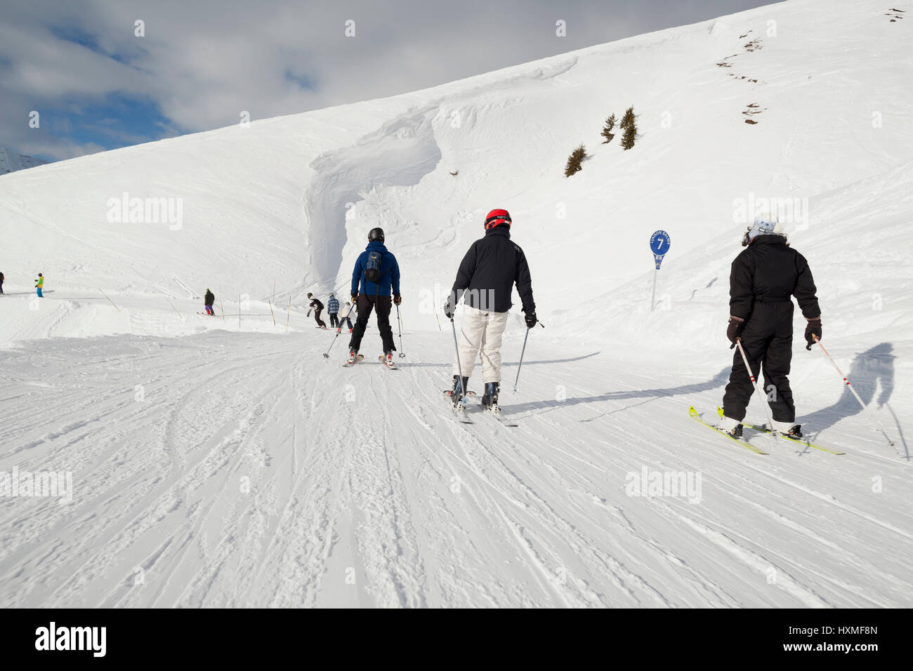 Skifahrer im Domaine de Balme Skiort Le Tour außerhalb von Chamonix-Mont-Blanc. Stockfoto