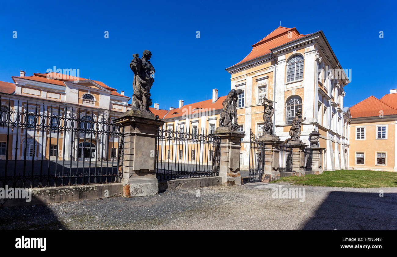Schloss von dux Fotos und Bildmaterial in hoher Auflösung Alamy