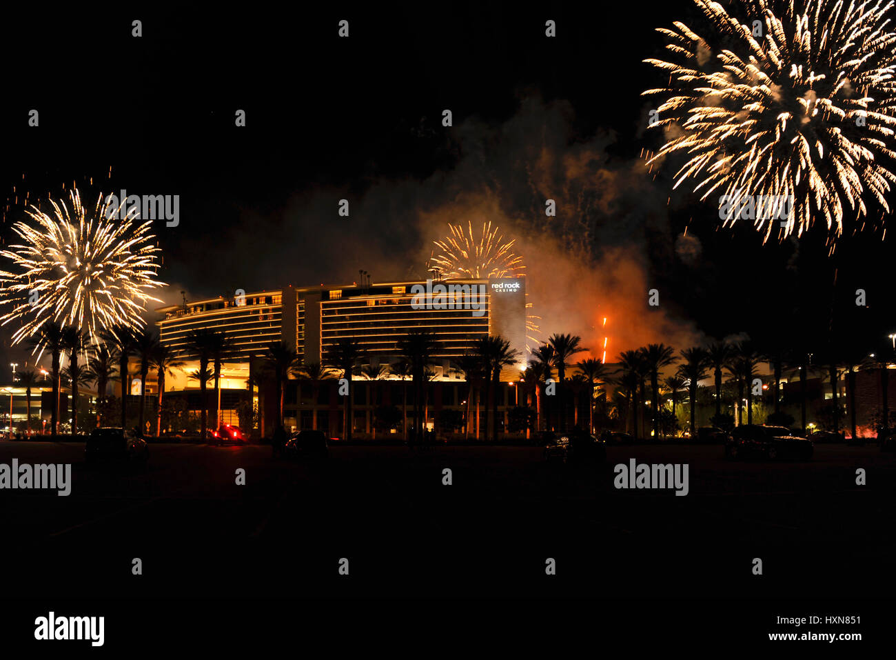 Feuerwerk-Feier im roten Felsen Casino in Las Vegas, Nevada. Stockfoto