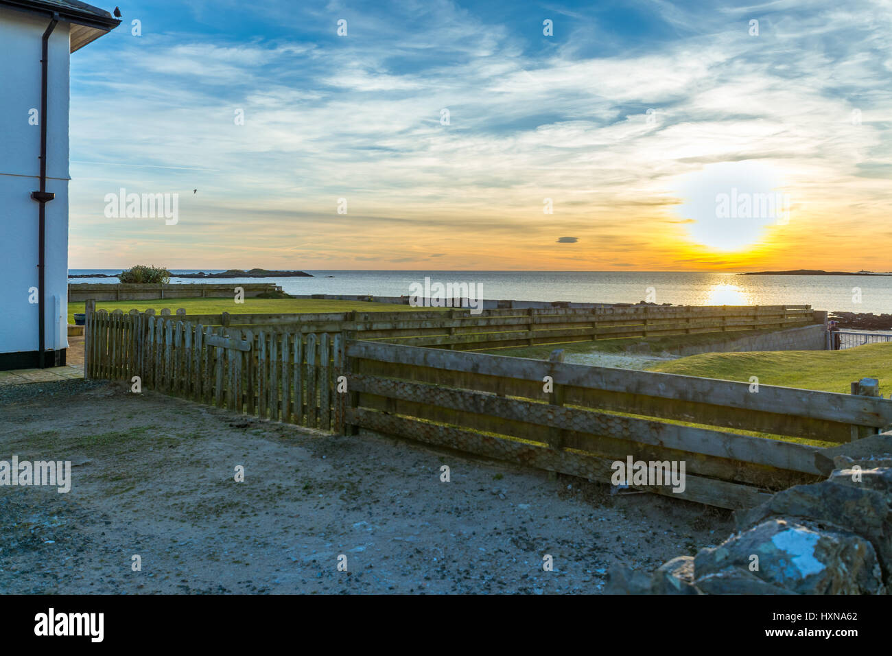 Sonnenuntergang am Rhosneigr, Anglesey Stockfoto