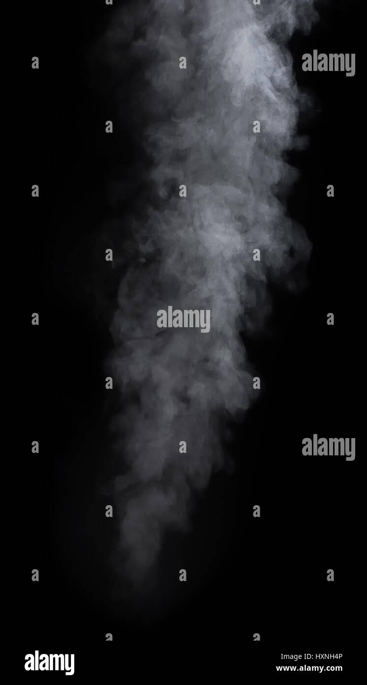 Rauchen auf schwarzem Hintergrund Stockfoto