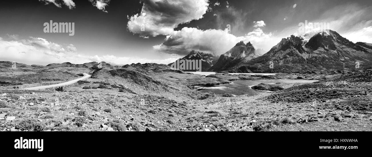 Panoramablick auf die Torres de Paine-Massivs (Chile) Stockfoto