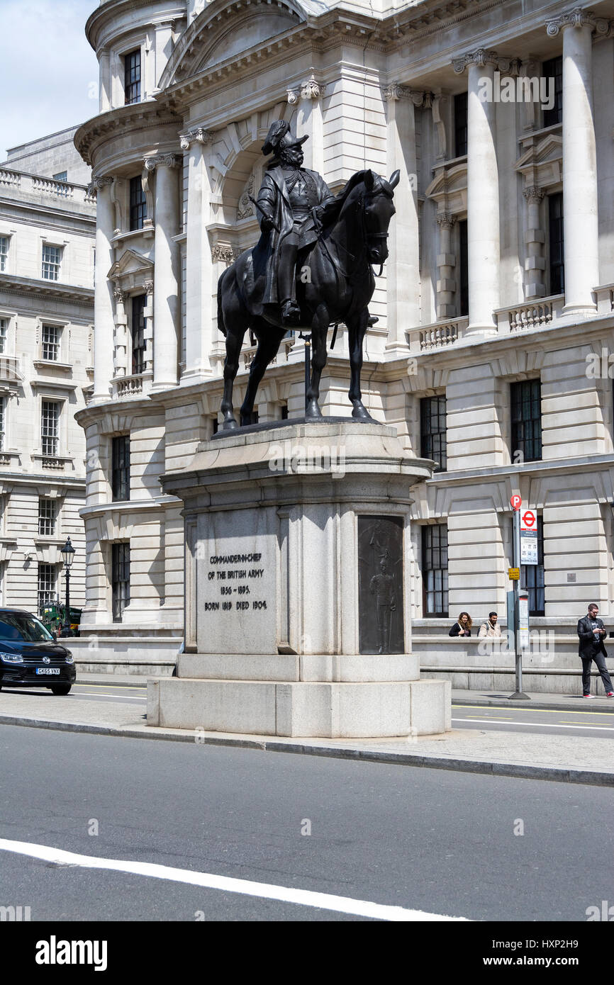Oberbefehlshaber der britischen Armee, Prince George Duke Of Cambridge Statue auf Whitehall, London, England, Großbritannien Stockfoto