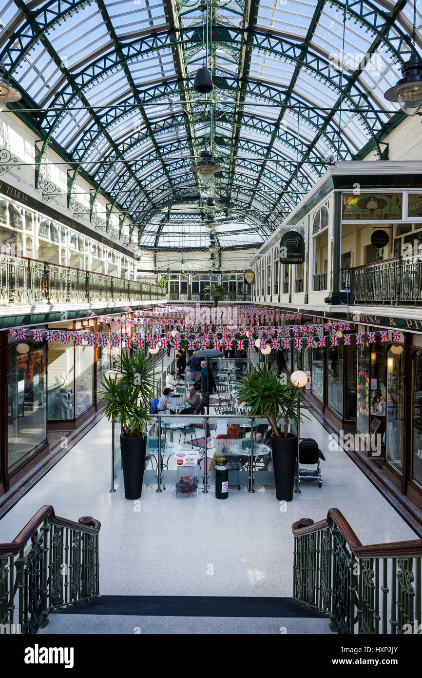 Die Wanderer Arcade, einem denkmalgeschützten Gebäude auf dem berühmten Boulevard von Lord Street in der Küstenstadt Southport, Merseyside, Großbritannien Stockfoto