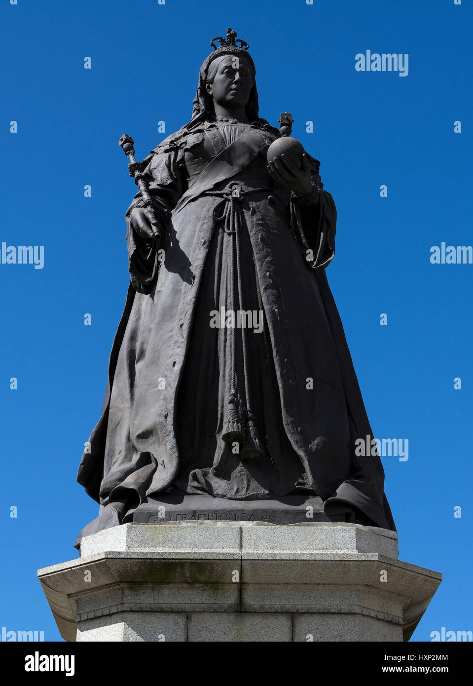 Queen Victoria Statue auf Neville Street nach einer Renovierung. Neville Street, Southport, Merseyside, England, Großbritannien Stockfoto