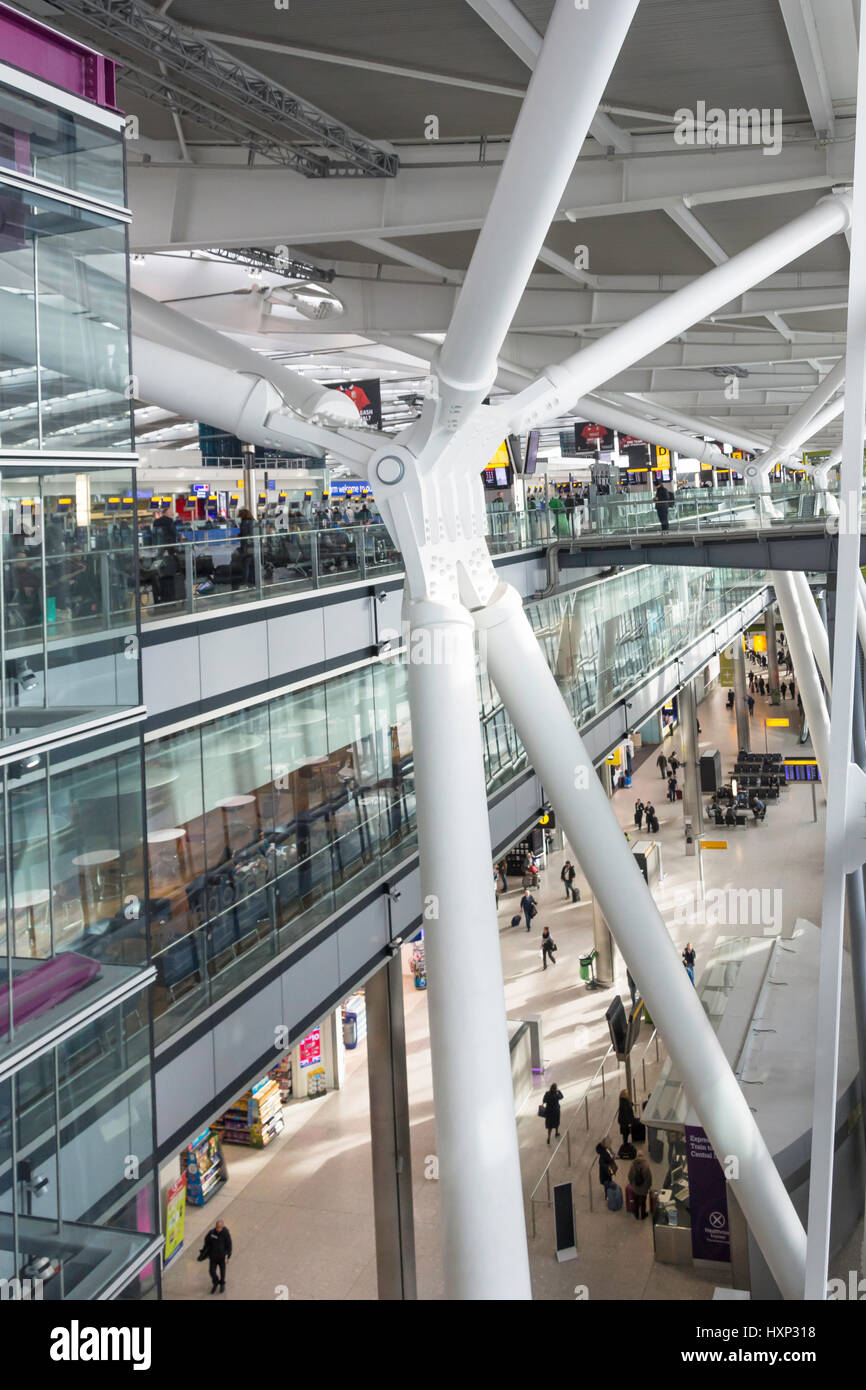 Terminal 5, Flughafen London Heathrow. London Borough von Hillingdon, Greater London, England, Vereinigtes Königreich Stockfoto