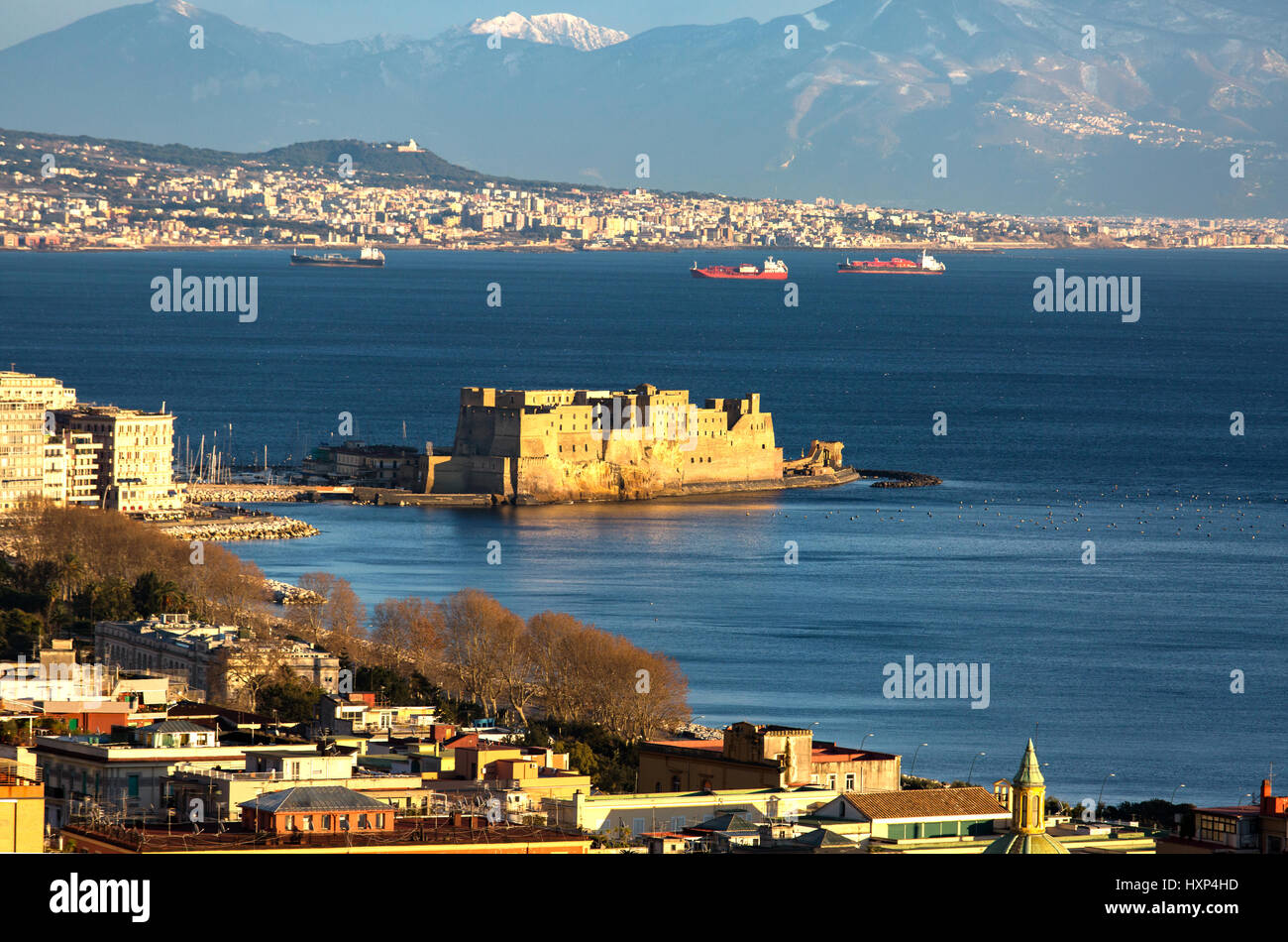 Winter-Blick auf Neapel Bucht mit Schloss Stockfoto