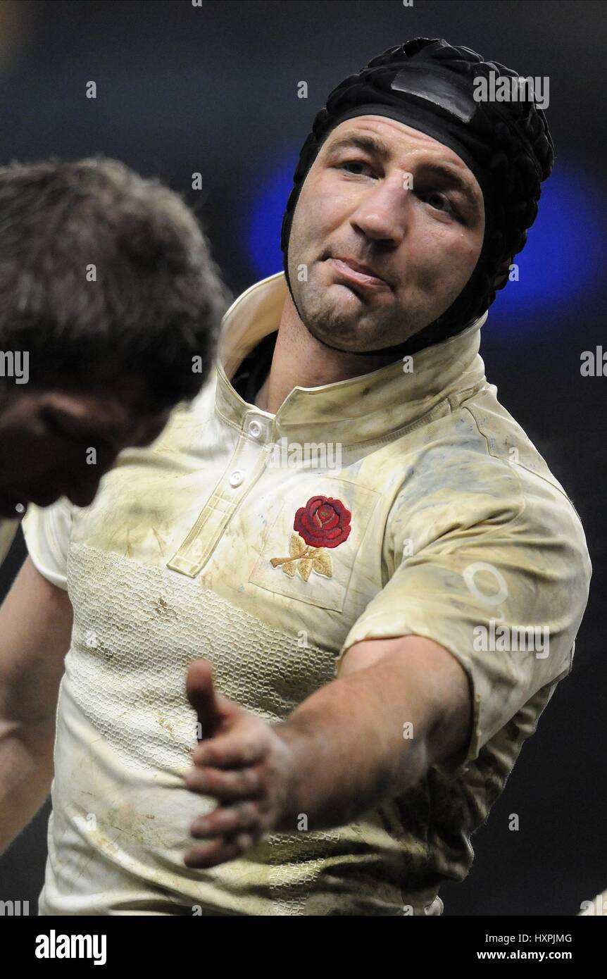 STEVE BORTHWICK ENGLAND & Sarazenen TWICKENHAM LONDON ENGLAND 6. Februar 2010 Stockfoto