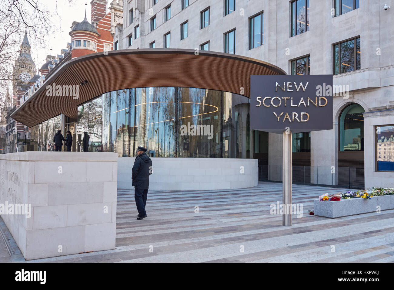 Das New Scotland Yard-Hauptquartier am Victoria Embankment in London, England, Vereinigtes Königreich UK Stockfoto