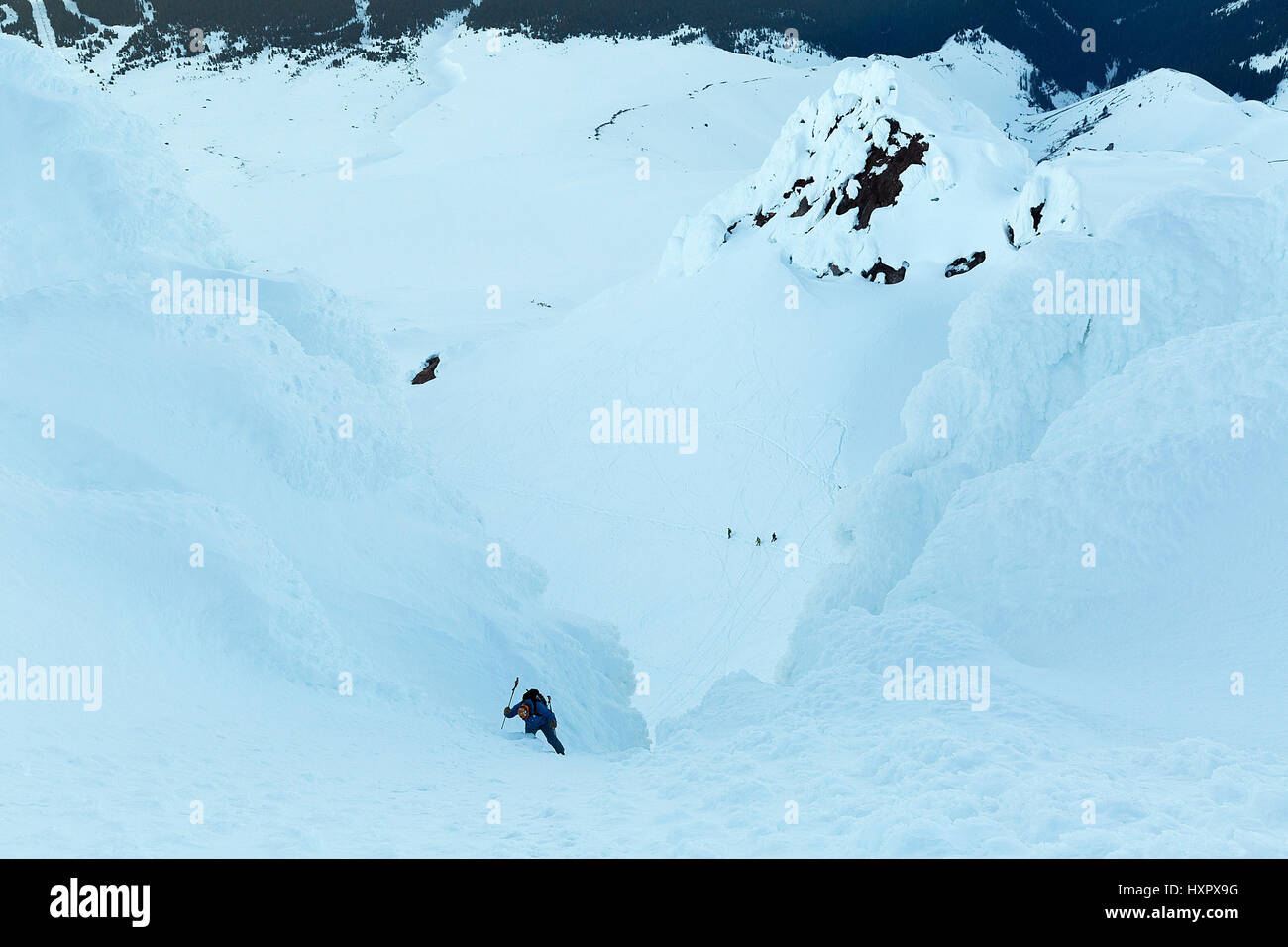 Ein Bergsteiger aufsteigend Mount Hood, Oregon, Vereinigte Staaten von Amerika. Stockfoto