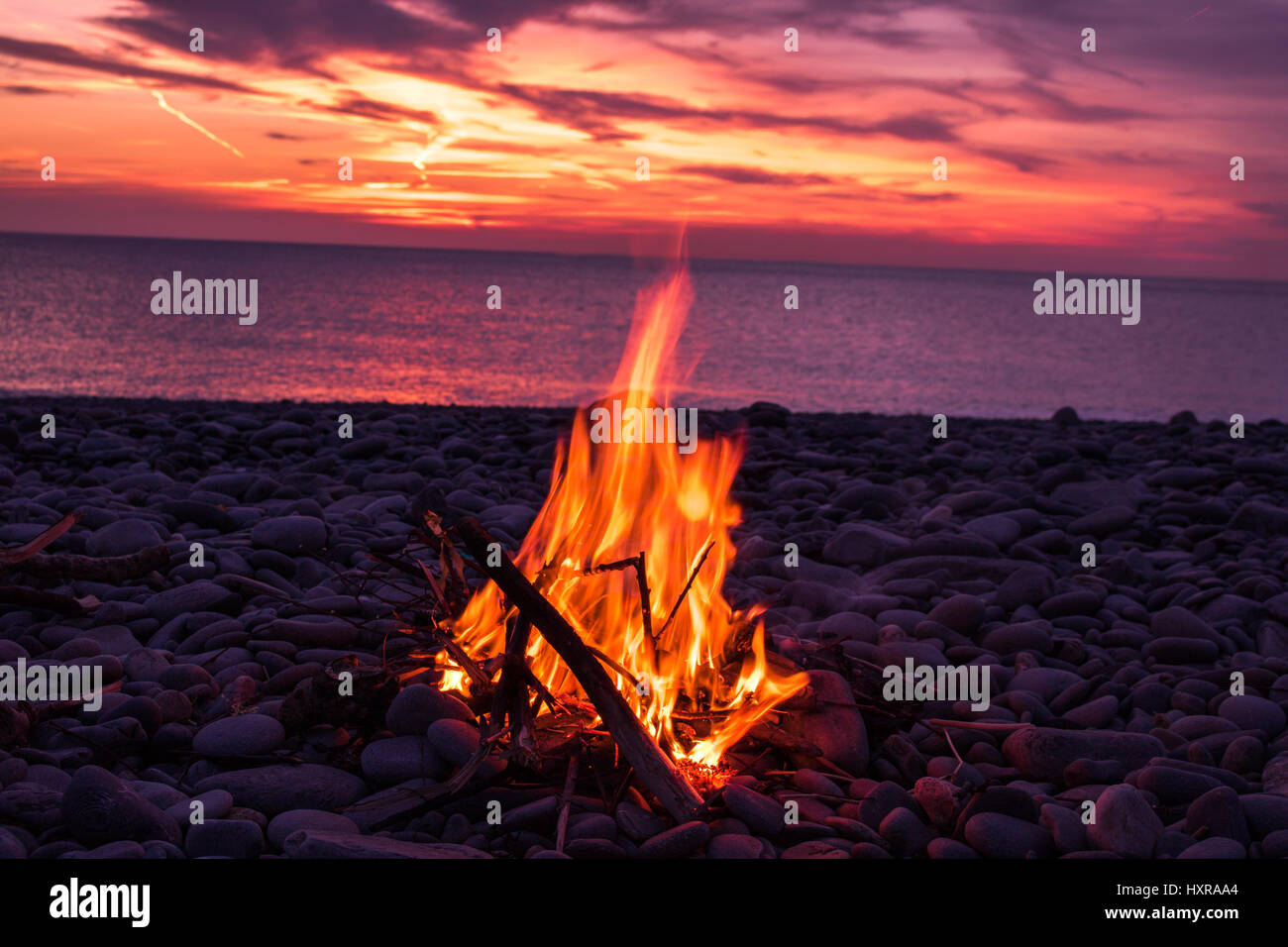 Feuer bei Sonnenuntergang Stockfoto