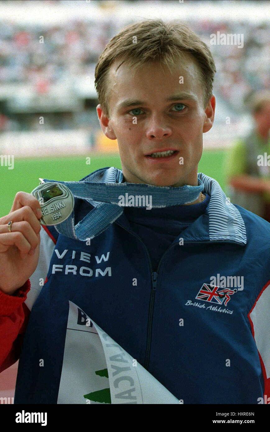 ROB DENMARK hält Silbermedaille HELSINKI 16. August 1994 Stockfoto