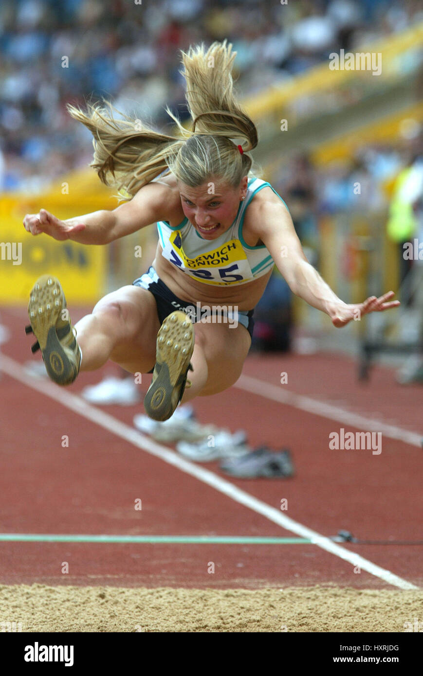 FIONA WESTWOOD Weitsprung ALEXANDER Stadion BIRMINGHAM ENGLAND 14. Juli 2002 Stockfoto