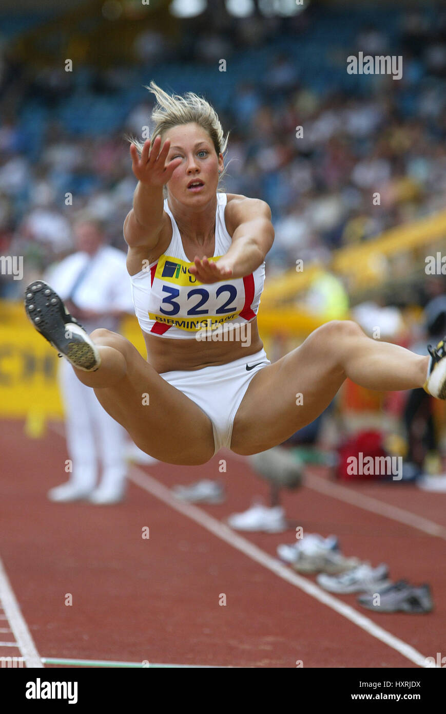 CAROLINE PEARCE Weitsprung ALEXANDER Stadion BIRMINGHAM ENGLAND 14. Juli 2002 Stockfoto