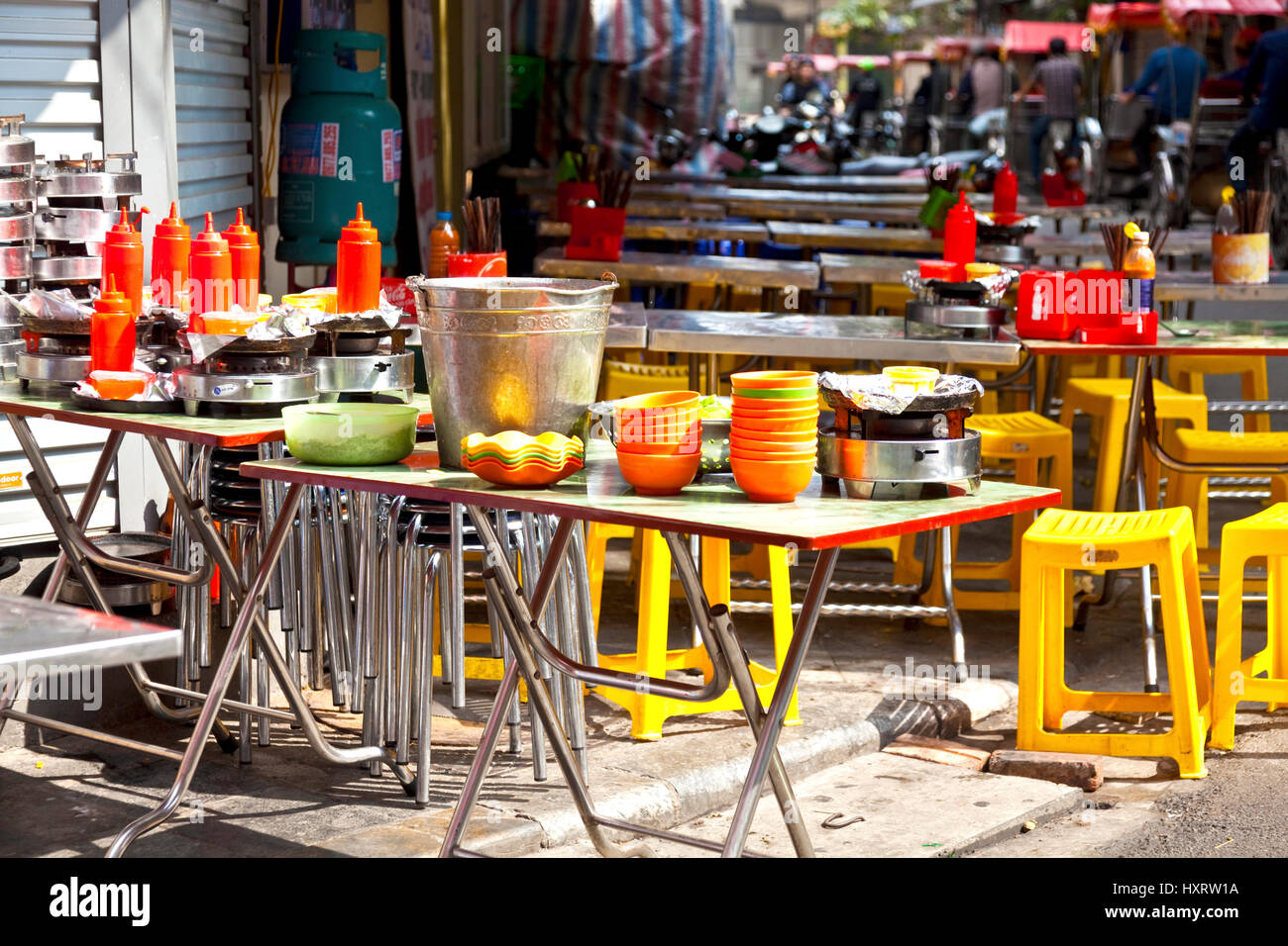 Café im Freien bereit für den Lunch-Time-rush Stockfoto