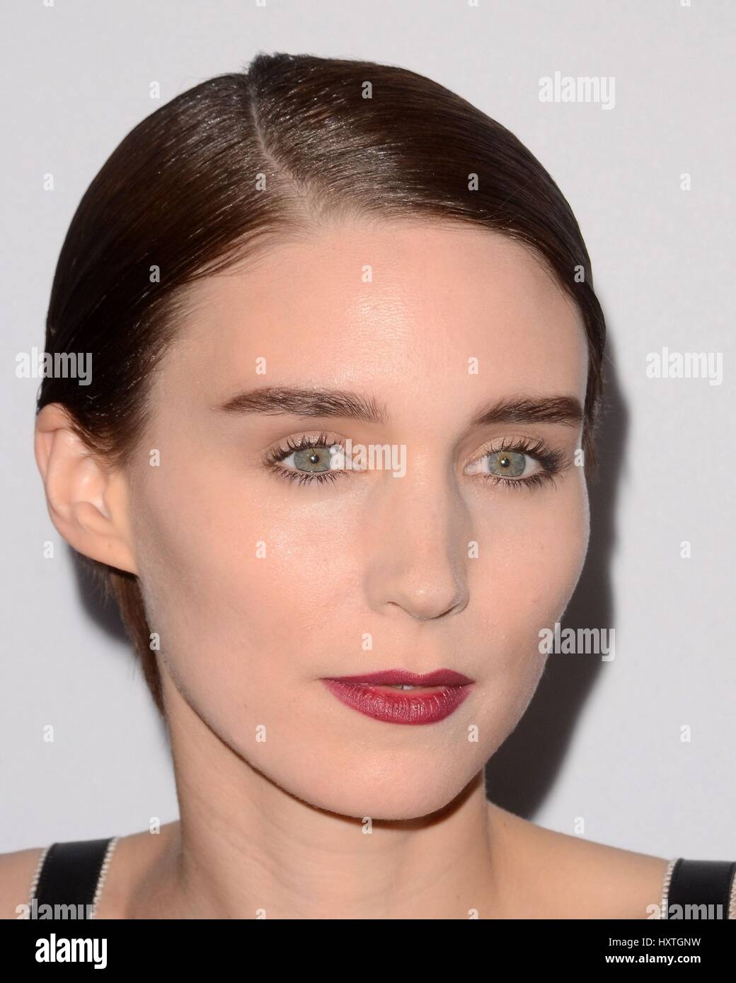 Rooney Mara im Ankunftsbereich für THE DISCOVERY Premiere auf Netflix, Vista Theatre, Los Angeles, CA 29. März 2017. Foto von: Priscilla Grant/Everett Collection Stockfoto