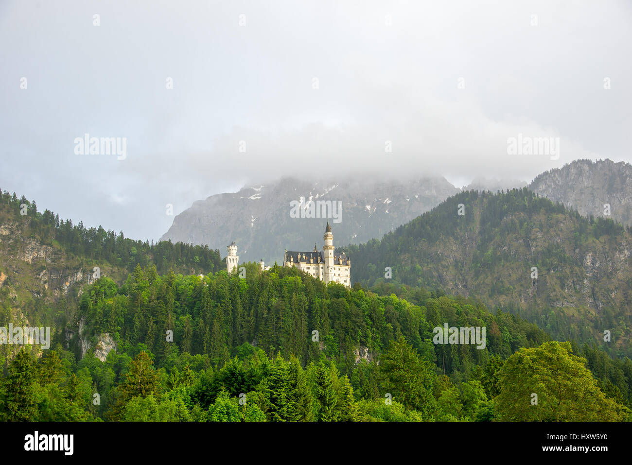 Schloss Neuschwanstein und die schöne Umgebung. Bayern, Deutschland Stockfoto