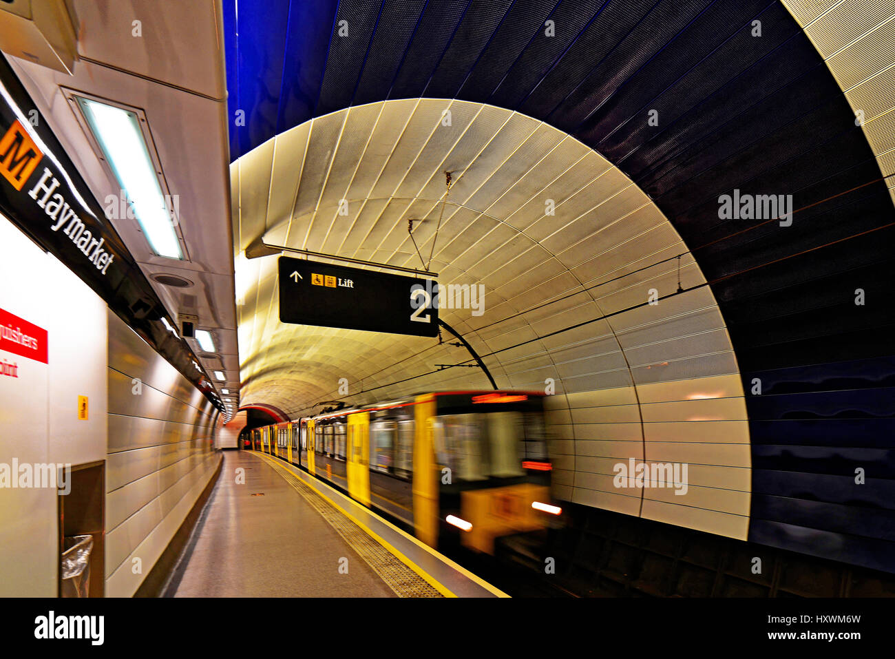 Denkmal und Haymarket Metro Bahnhof Newcastle Upon Tyne Stockfoto