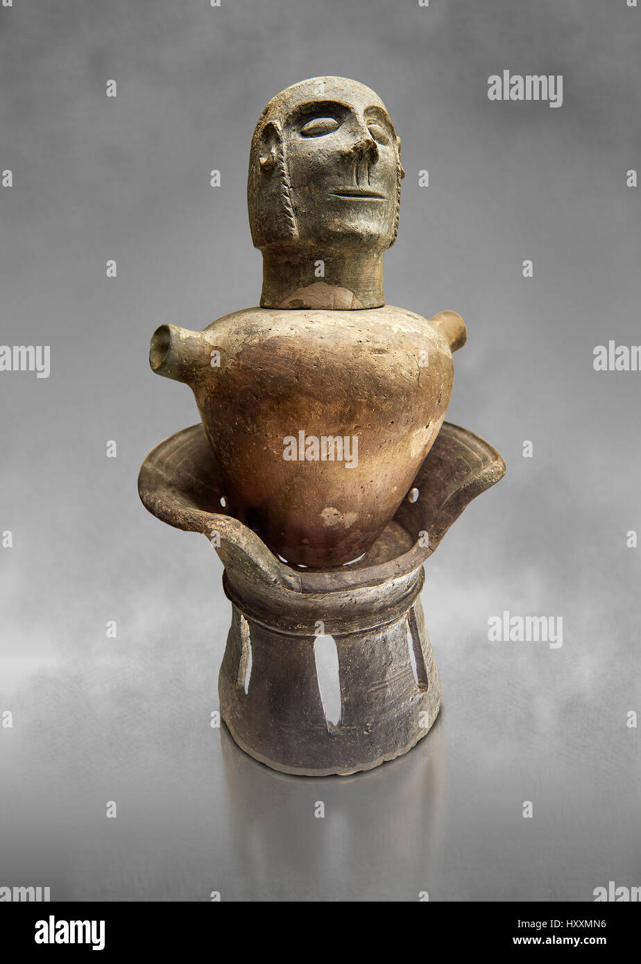 Ende des 7. bis Anfang des 6. Jahrhunderts v. Chr. etruskischen Canopo Stil Vase verwendet, um funereal Asche aus Chiusi, Inv 94610, nationale archäologische Museum F halten Stockfoto
