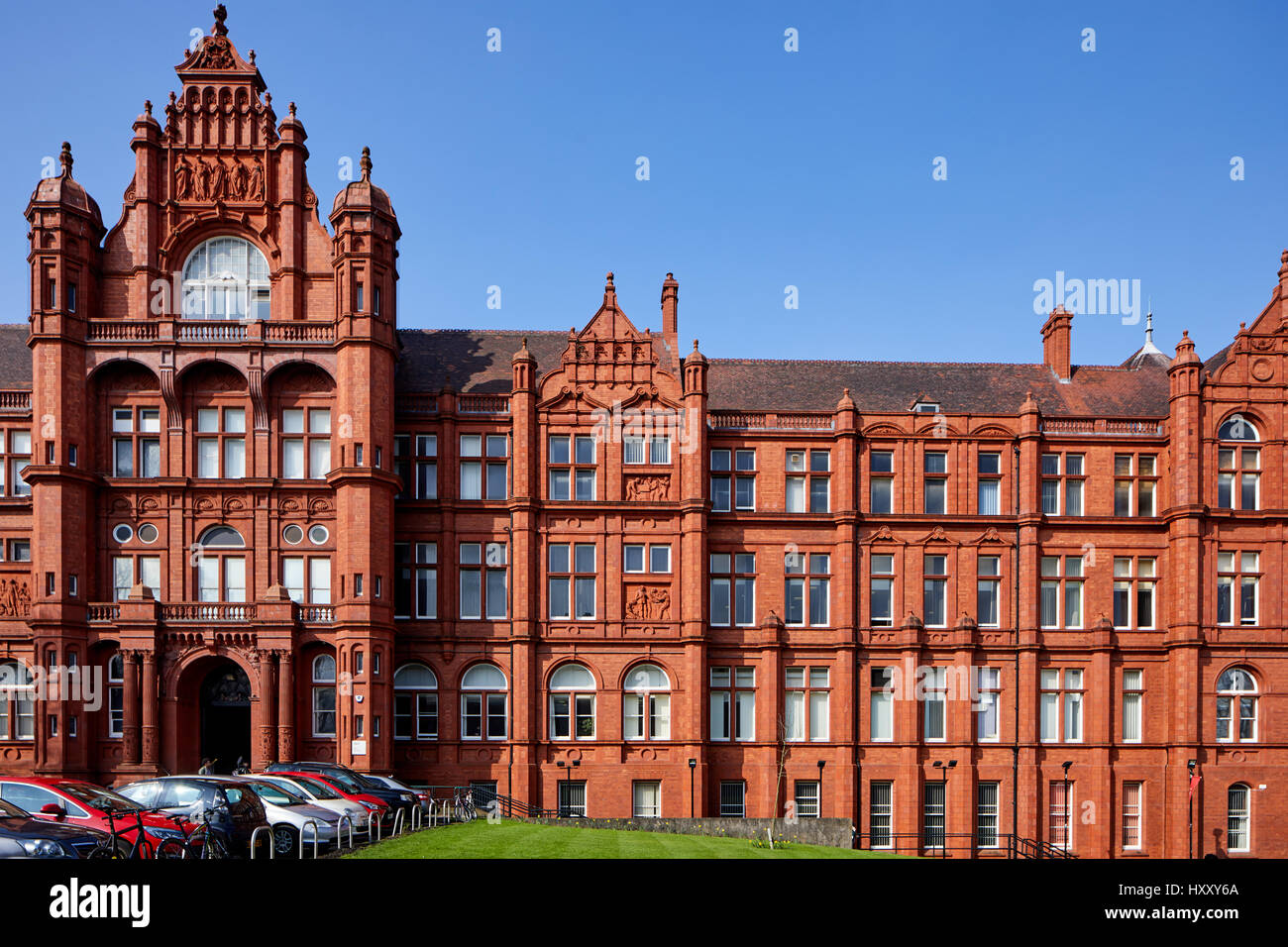 Grad II aufgeführten Peel Park Campus, Peel Gebäude ursprünglich für Salford Royal Technical Institute, von dem Architekten Henry Lord Salford Universität manche Stockfoto