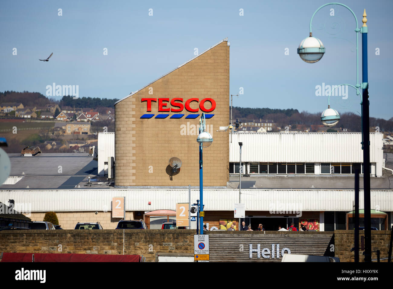 TESCO Supermarkt Exterieur in Huddersfield Town centre eine große Marktstadt metropolitan Borough Kirklees, West Yorkshire, England. VEREINIGTES KÖNIGREICH. Stockfoto