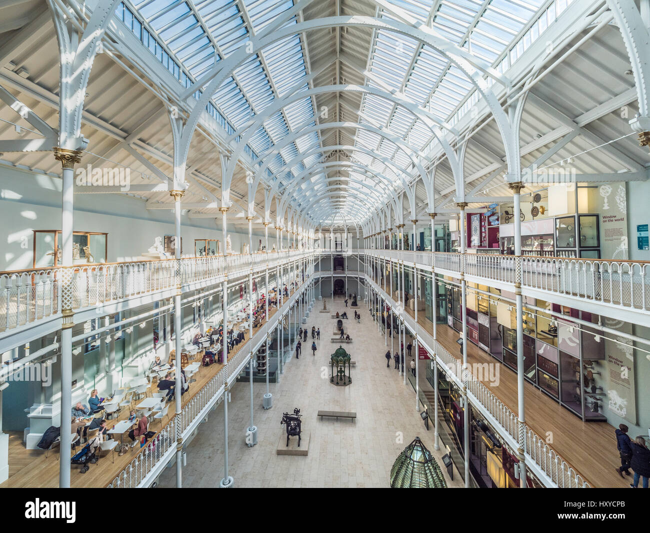 Atrium des National Museum of Scotland in Edinburgh, Schottland. Stockfoto