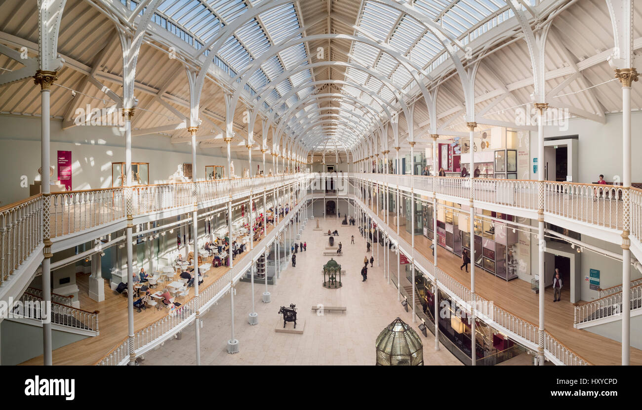 Atrium des National Museum of Scotland in Edinburgh, Schottland. Stockfoto