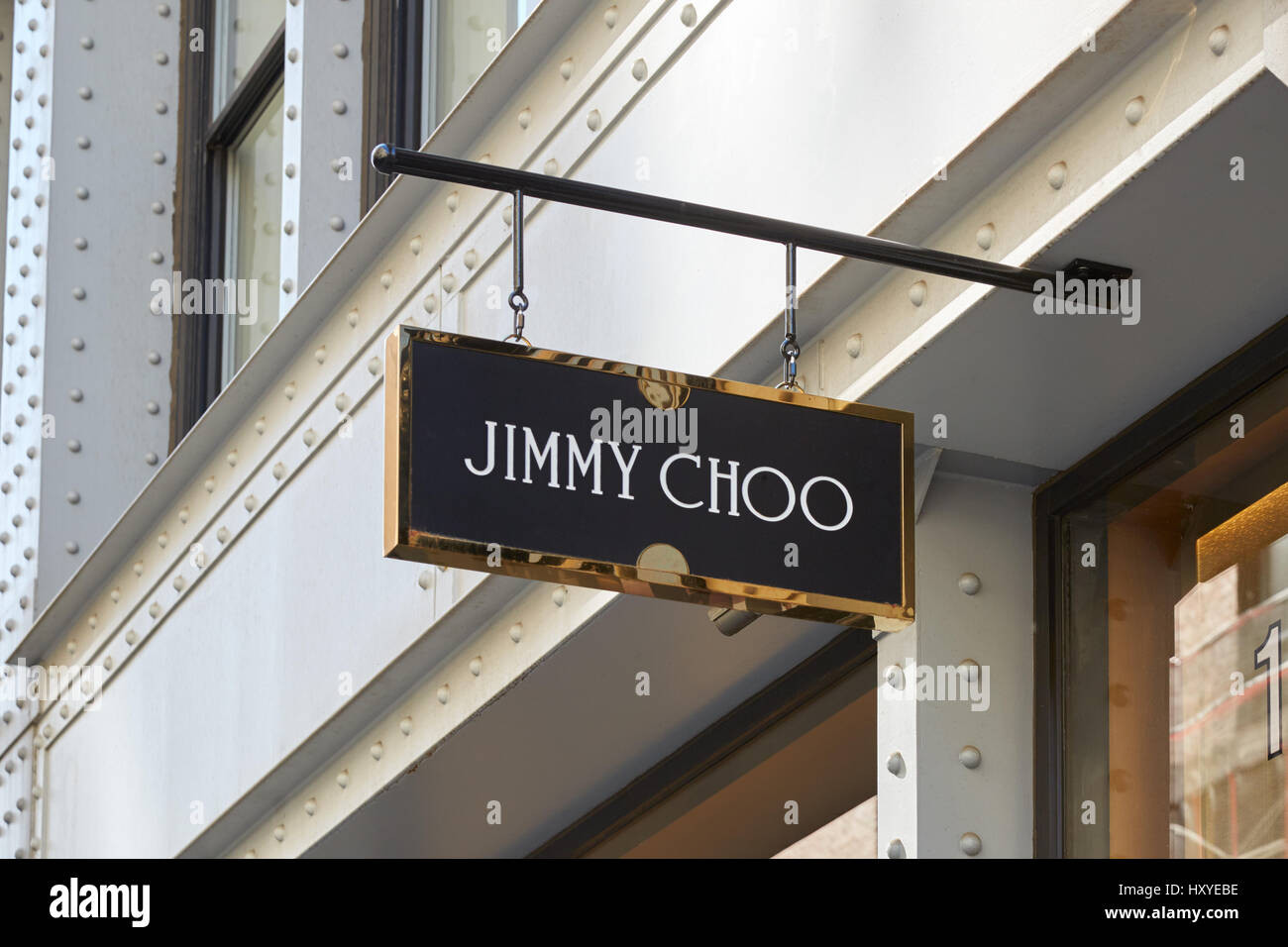 Jimmy Choo Ladenschild in Greene Street, Soho an einem sonnigen Tag in New York Stockfoto