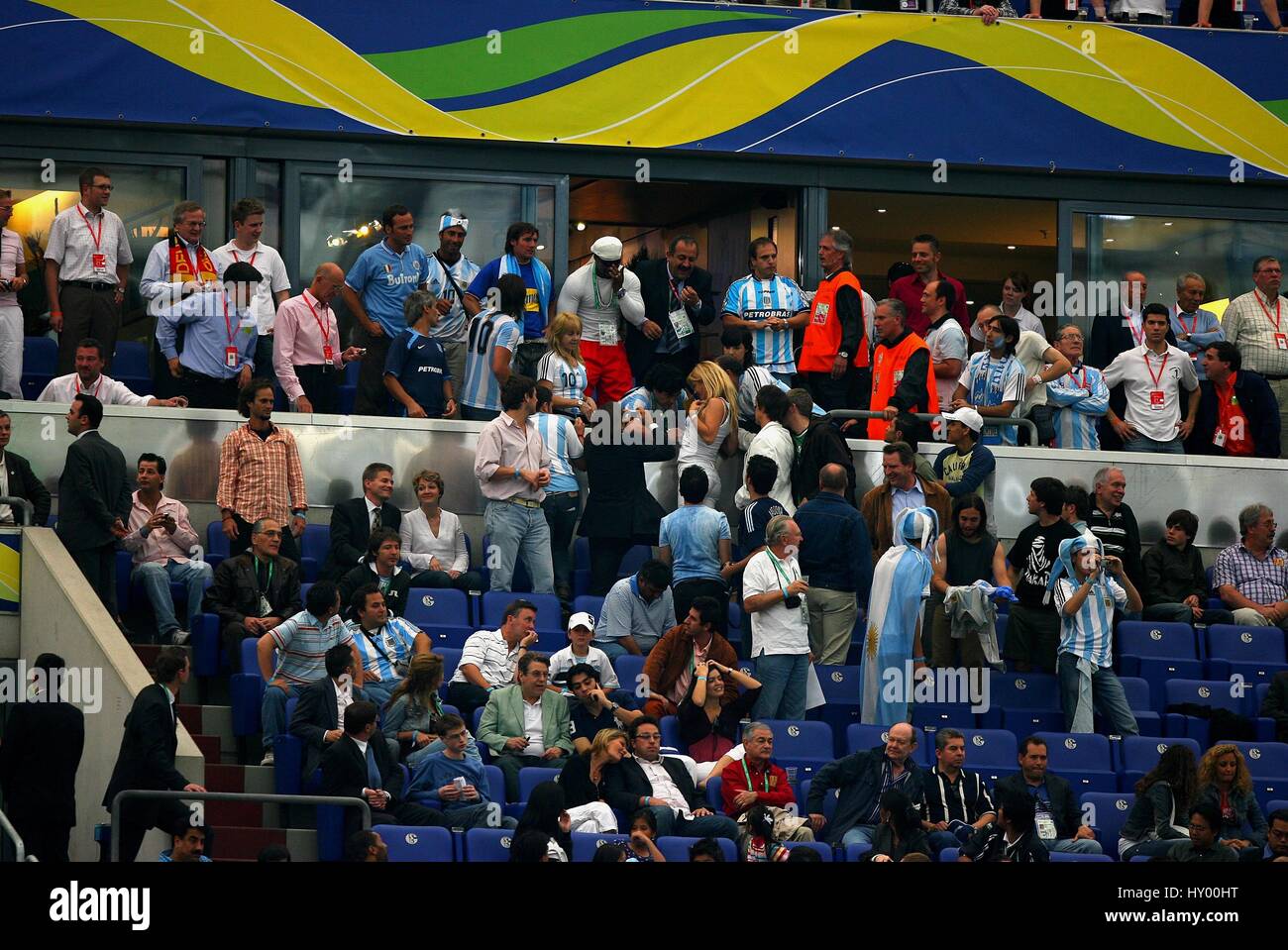DIEGO MARADONA Argentinien V Serbien WM GELSENKIRCHEN Deutschland 16. Juni 2006 Stockfoto