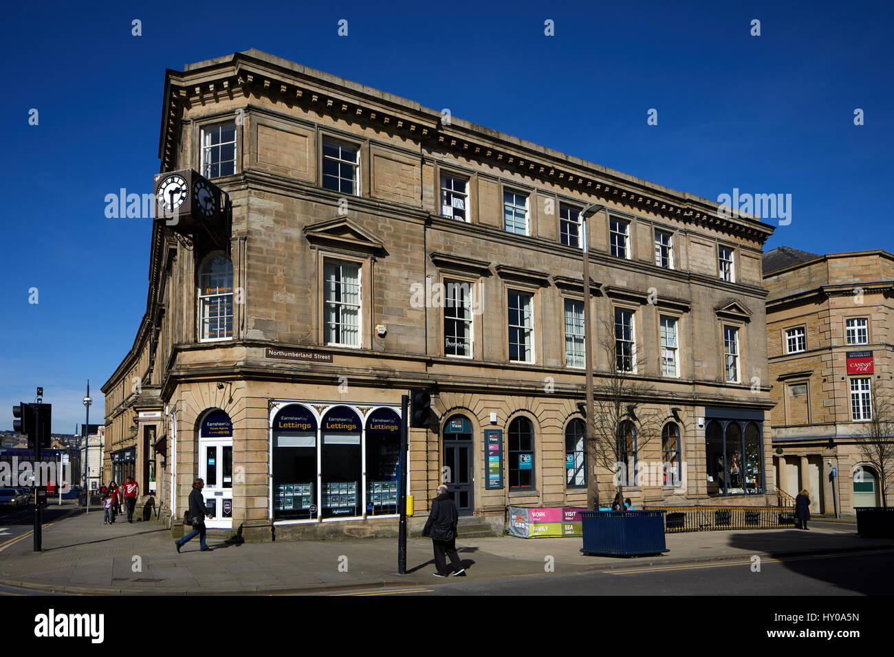 führt zum Bahnhof, Northumberland Street, Huddersfield Town centre eine große Marktstadt metropolitan Borough Kirklees, West Yorkshire Stockfoto