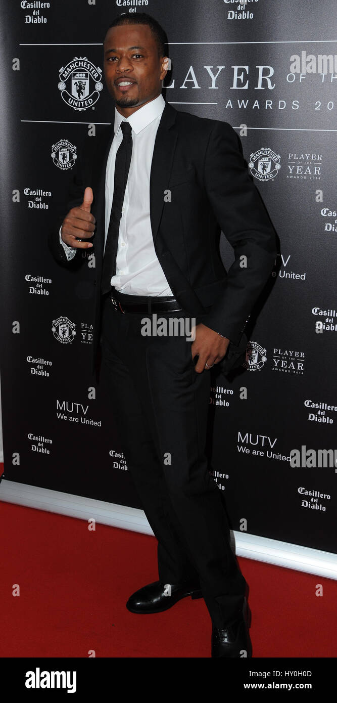 Patrice Evra kommt in Manchester United Old Trafford, für Manchester United Player of the Year Awards Stockfoto