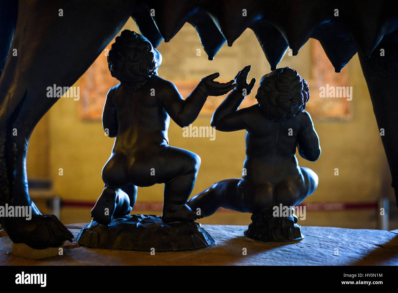 Rom. Italien. Kapitolinische Wölfin Spanferkel die Zwillinge Romulus & Remus, der mythische Gründer von Rom, Kapitolinische Museum. Musei Capitolini. Stockfoto