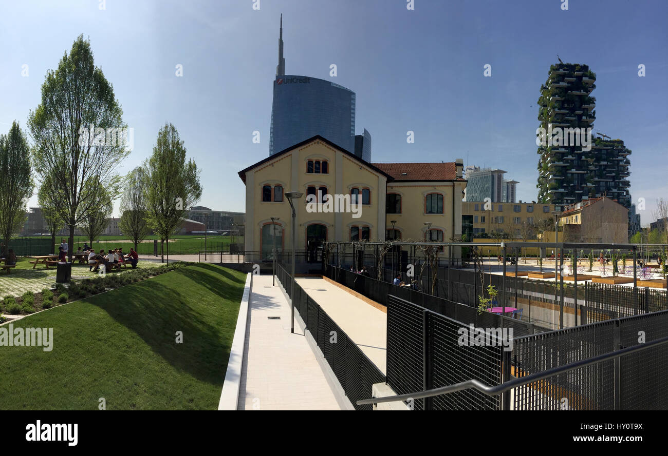 Stiftung Riccardo Catella, Unicredit Tower und vertikale Wald, Bibliothek der Bäume, neue Park in Mailand, Wolkenkratzer. 30. März 2017. Lombardei, Italien Stockfoto