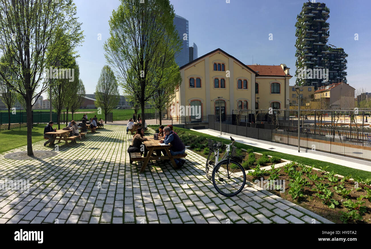 Stiftung Riccardo Catella, Unicredit Tower und vertikale Wald, Bibliothek der Bäume, neue Park in Mailand, Wolkenkratzer. 30. März 2017. Lombardei, Italien Stockfoto
