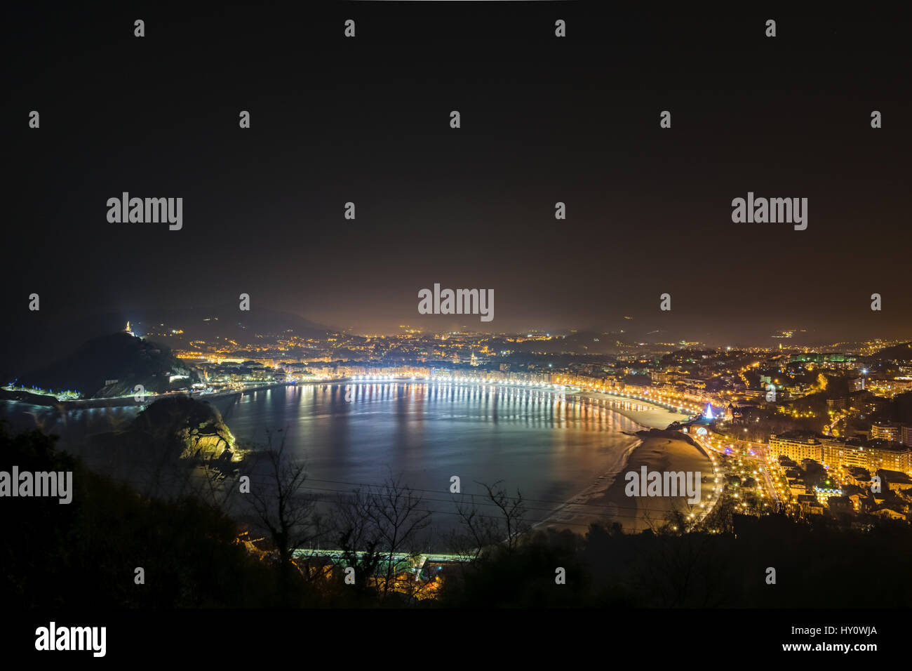 Donostia - San Sebastian in der Nacht, Spanien Stockfoto