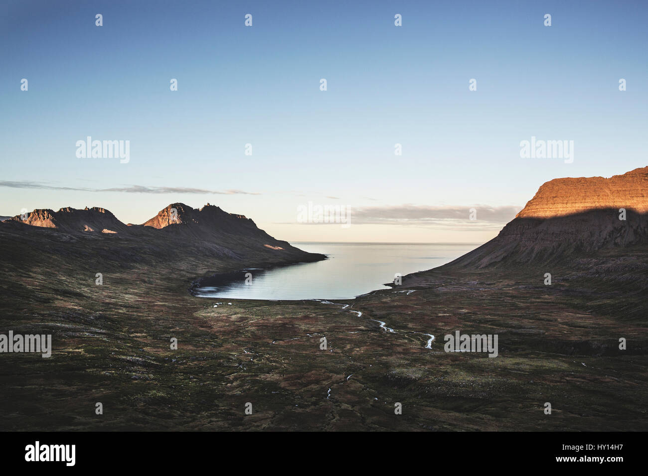 Schöne und felsige Landschaft in Westfjorde, das ist eine große Halbinsel im Nordwesten Islands. Stockfoto