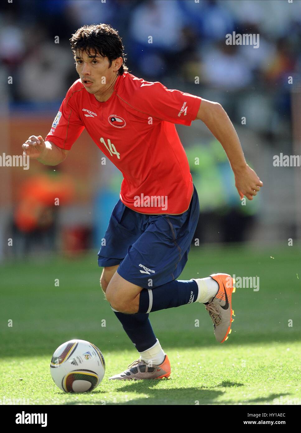 MATIAS FERNANDEZ CHILE & SPORTING Lissabon CHILE & SPORTING Lissabon MBOMBELA Stadion Südafrika 16. Juni 2010 Stockfoto