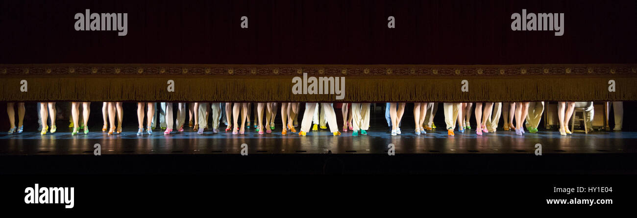 Fototermin für die musikalische 42nd Street im Theatre Royal Drury Lane. Das Musical bietet eine Punktzahl von Harry Warren und Al Dubin und Buch von Michael Stewart und Mark Bramble und basiert auf dem gleichnamigen Roman von Bradford Seile und anschließende 1933 Hollywood-Verfilmung des gleichnamigen. Diese neue Produktion wird unter der Regie von Mark Bramble, von Randy Skinner choreographiert und szenische Gestaltung von Douglas W Schmidt und Kostüm-Design von Roger Kirk präsentiert. Darsteller: Sheena Easton (Dorothy Brock), Tom Lister (Julian Marsh), Clare Halse (Peggy Sawyer), Jasna Ivir (Maggie Jones), Norman Bowman (Pat Denn Stockfoto