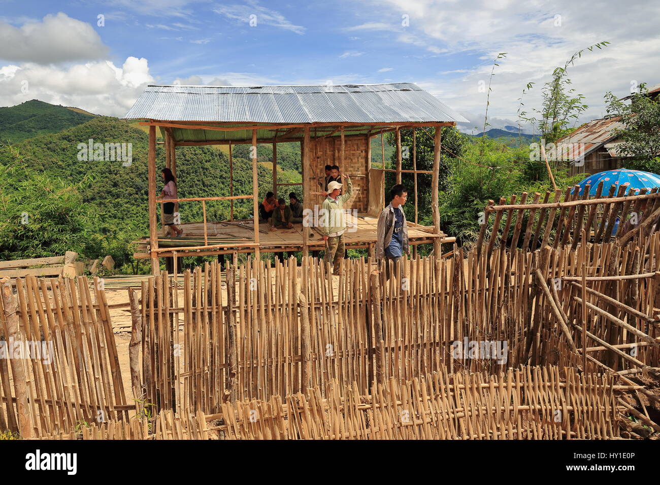 Ban Houay Phod, Laos-Oktober 8, 2015: Die Akha Ya-Er Bergstämme sind eine ethnische Minderheit, die im Bereich zwischen E.Myanmar-N.Thailand-W.Laos-S.China Leben. Stockfoto