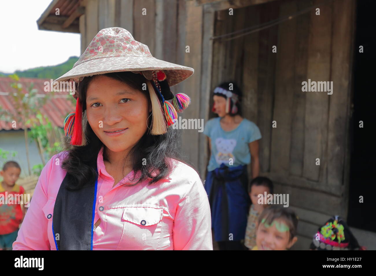 Ban Houay Phod, Laos-Oktober 8, 2015: Die Akha Ya-Er Bergstämme sind eine ethnische Minderheit, die im Bereich zwischen E.Myanmar-N.Thailand-W.Laos-S.China Leben. Stockfoto