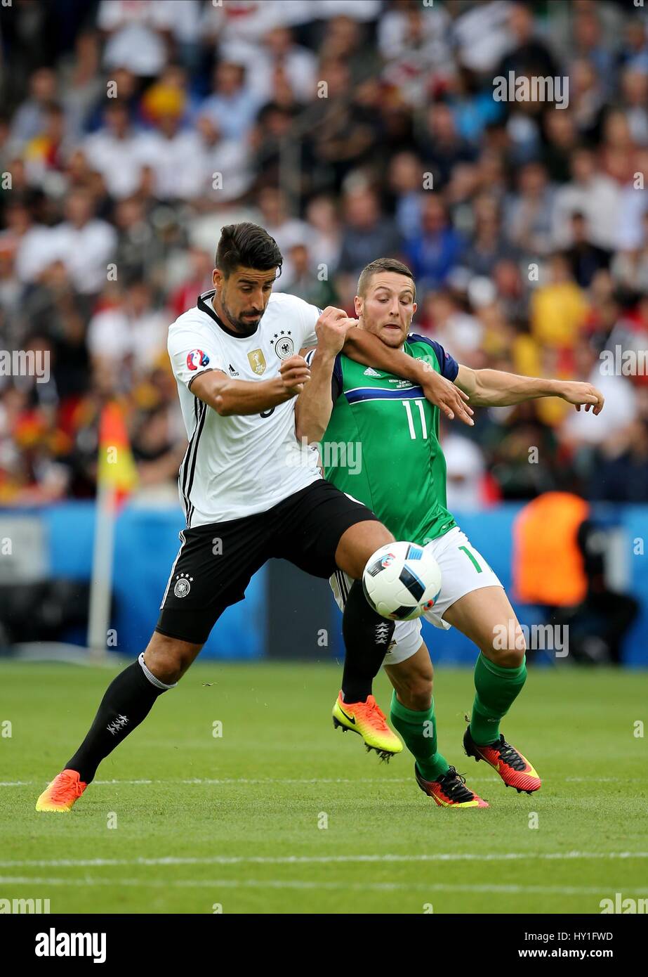 SAMI KHEDIRA und CONOR waschen Nordirland V Deutschland PARC DES PRINCES PARIS Frankreich 21. Juni 2016 Stockfoto