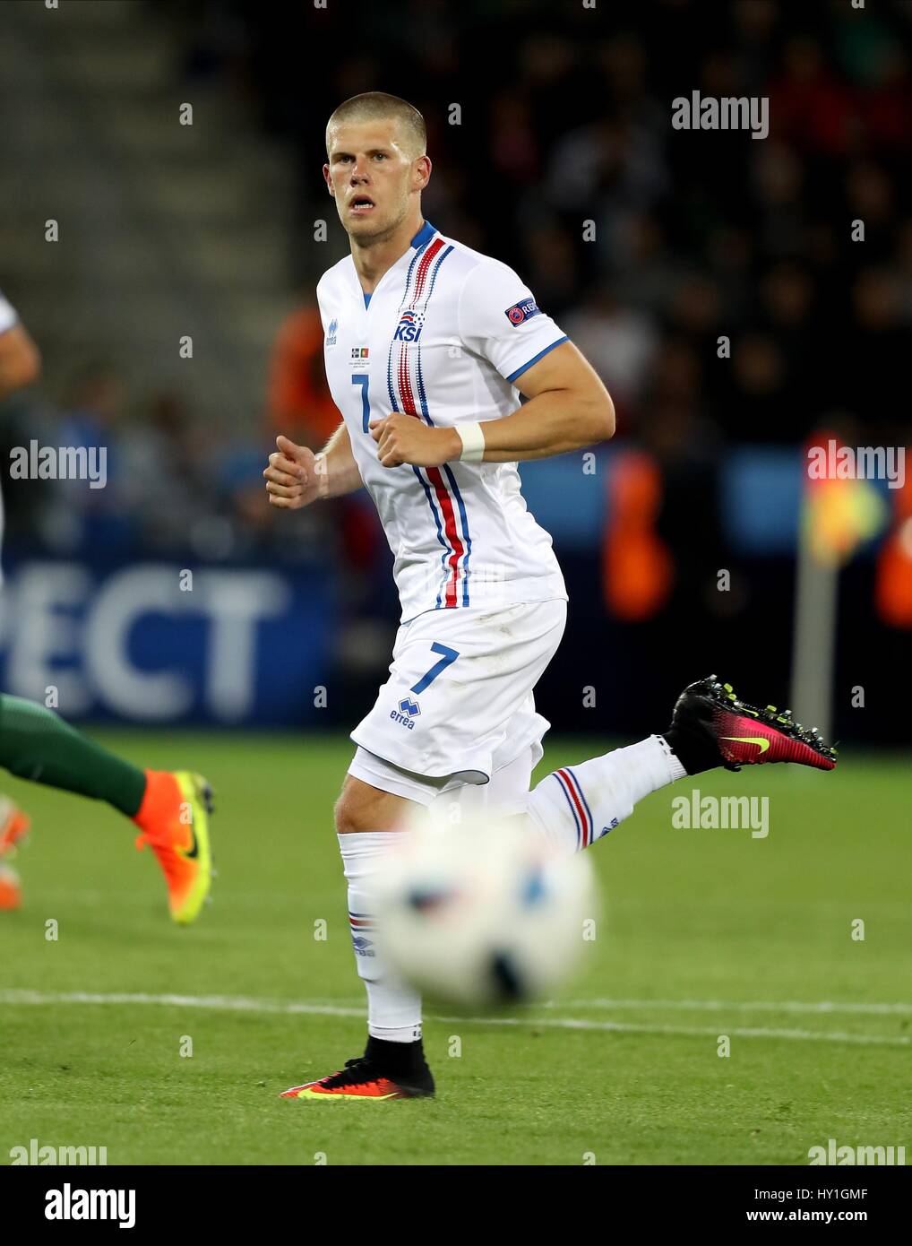 JOHANN BERG GUOMUNDSSON Island STADE GEOFFROY-GUICHARD Saint-Etienne Frankreich 14. Juni 2016 Stockfoto