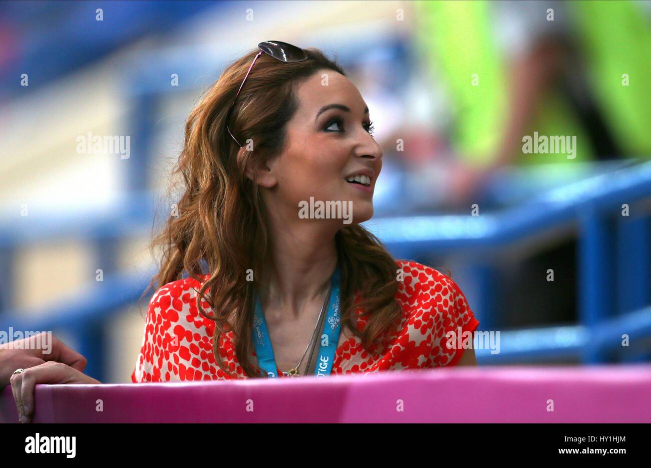 BOUCHRA VAN PERSIE Ehefrau von ROBIN VAN PERSIE Ehefrau von ROBIN VAN PERSIE METALIST Stadion Charkow UKRAINE 13. Juni 2012 Stockfoto