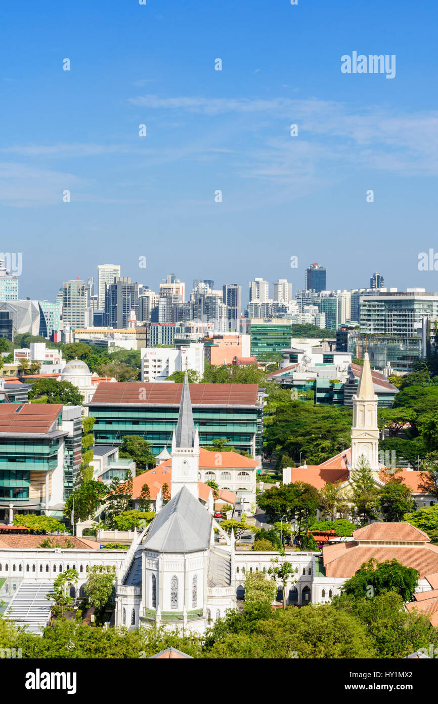 Singapur Stadtbild Blick über das alte 19. Jahrhundert Kloster, jetzt CHIJMES und die Kathedrale des guten Hirten Stockfoto