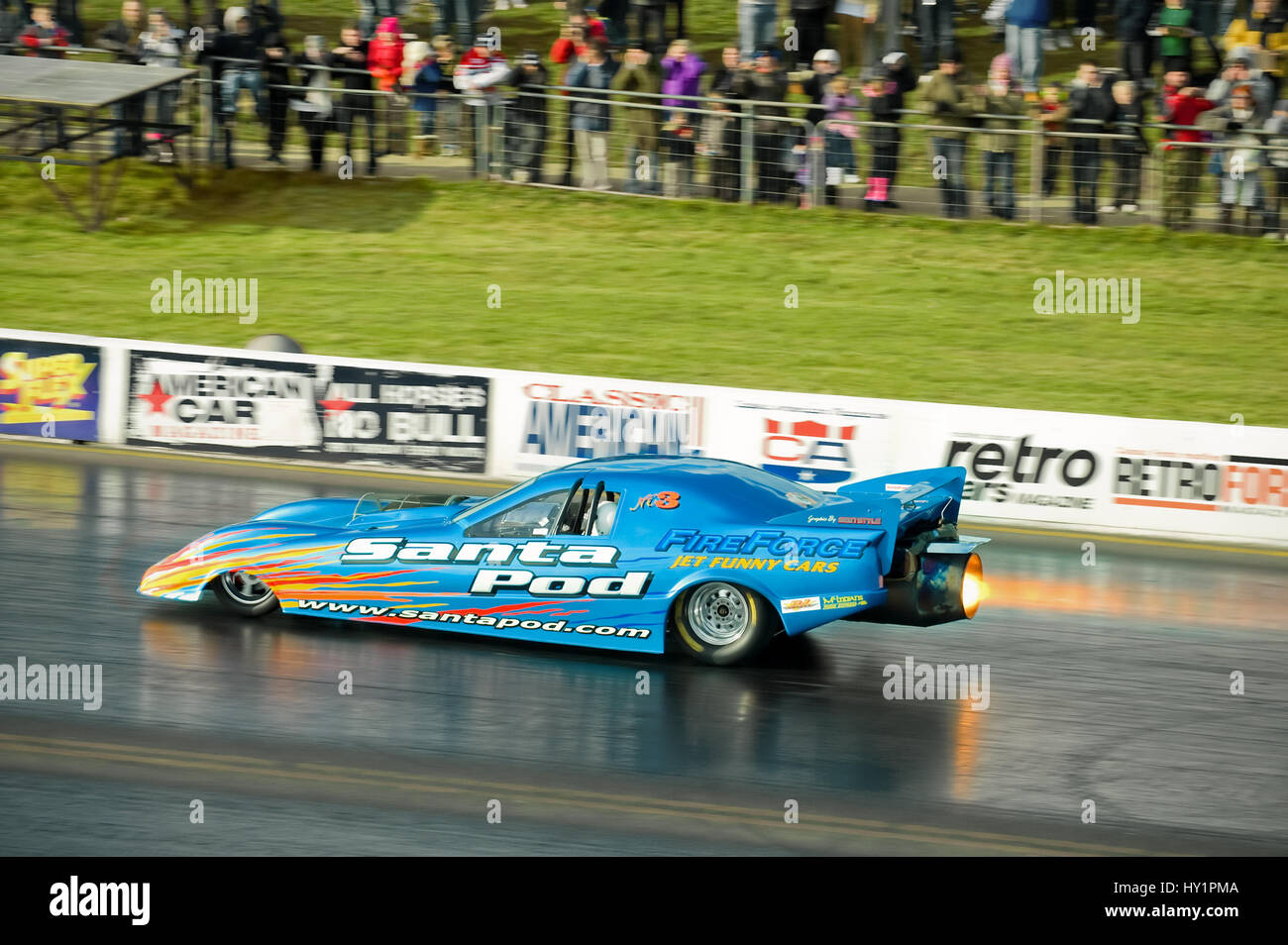 Drag racing flame burnout -Fotos und -Bildmaterial in hoher Auflösung ...