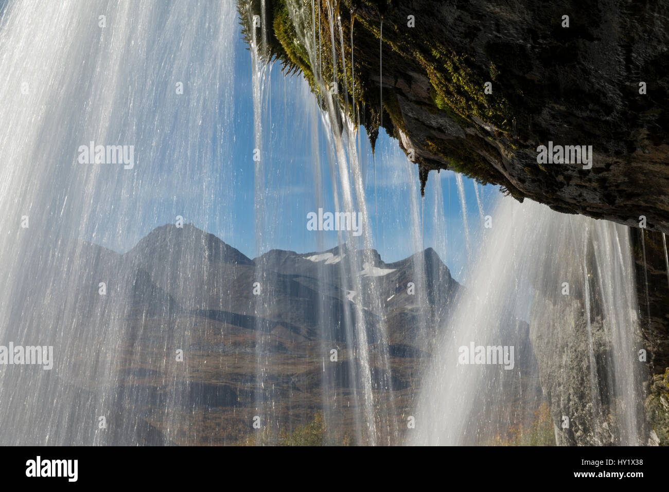 Wasserfall an einem kleinen Fluss im Sarek Nationalpark. World Heritage Laponia, Schwedisch Lappland, Schweden. Stockfoto