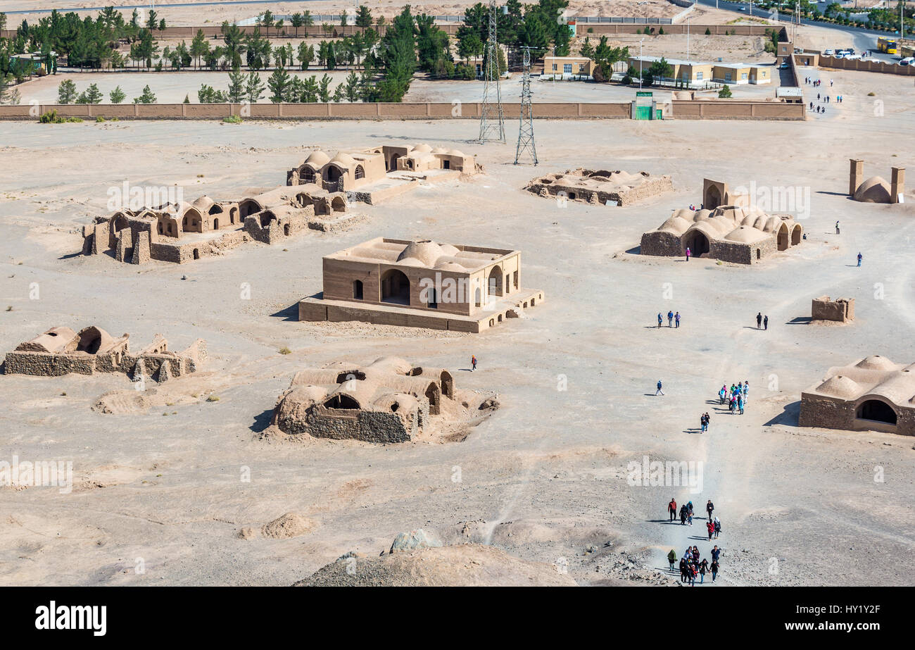 Alten zoroastrischen Turm des Schweigens, wo die toten Körper war einst zu den Elementen und lokalen Geflügel in Yazd, Hauptstadt der Provinz Yazd in Iran ausgesetzt. Stockfoto