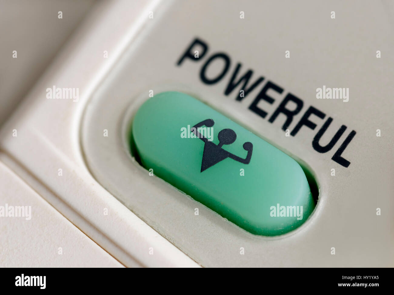 Dieser Stock Photo zeigt ein Makro einer Schaltfläche namens â €œPowerfulâ€ mit Bodybuilder Symbol gedruckt auf einer Fernbedienung. Stockfoto