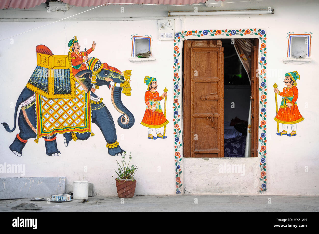 Rajasthani-Haus in Udaipur dekoriert in Rajput Kunst Stockfoto